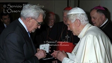 Maison du Monde, un dono per Papa Benedetto XVI